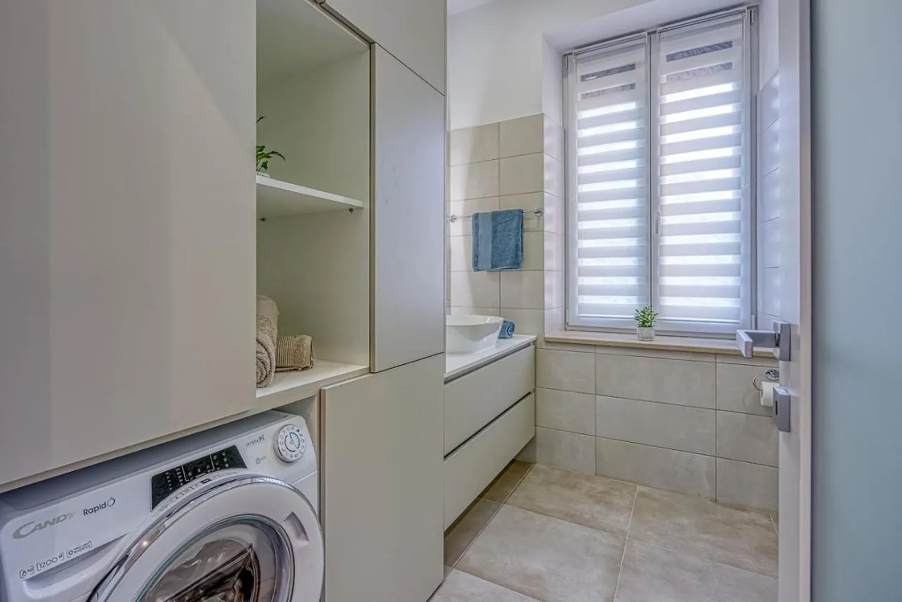 Apartment Franko Pula 0*,